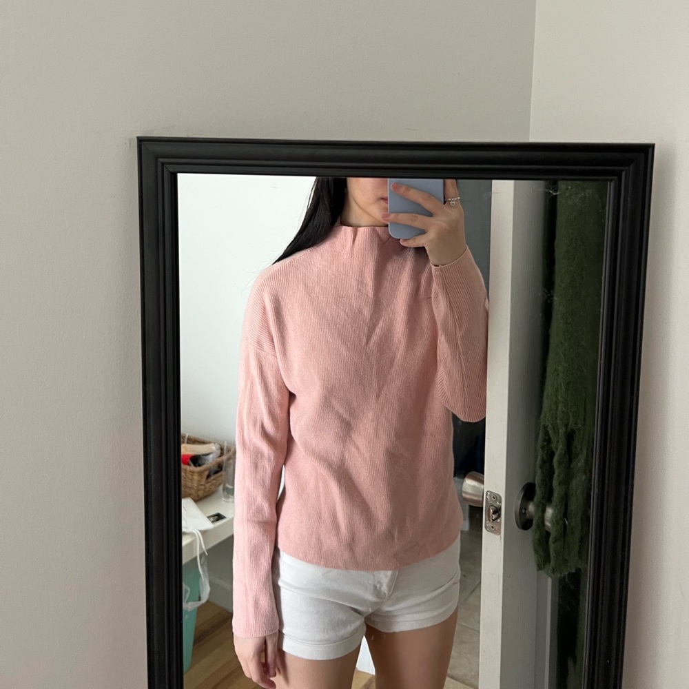 pink sweater